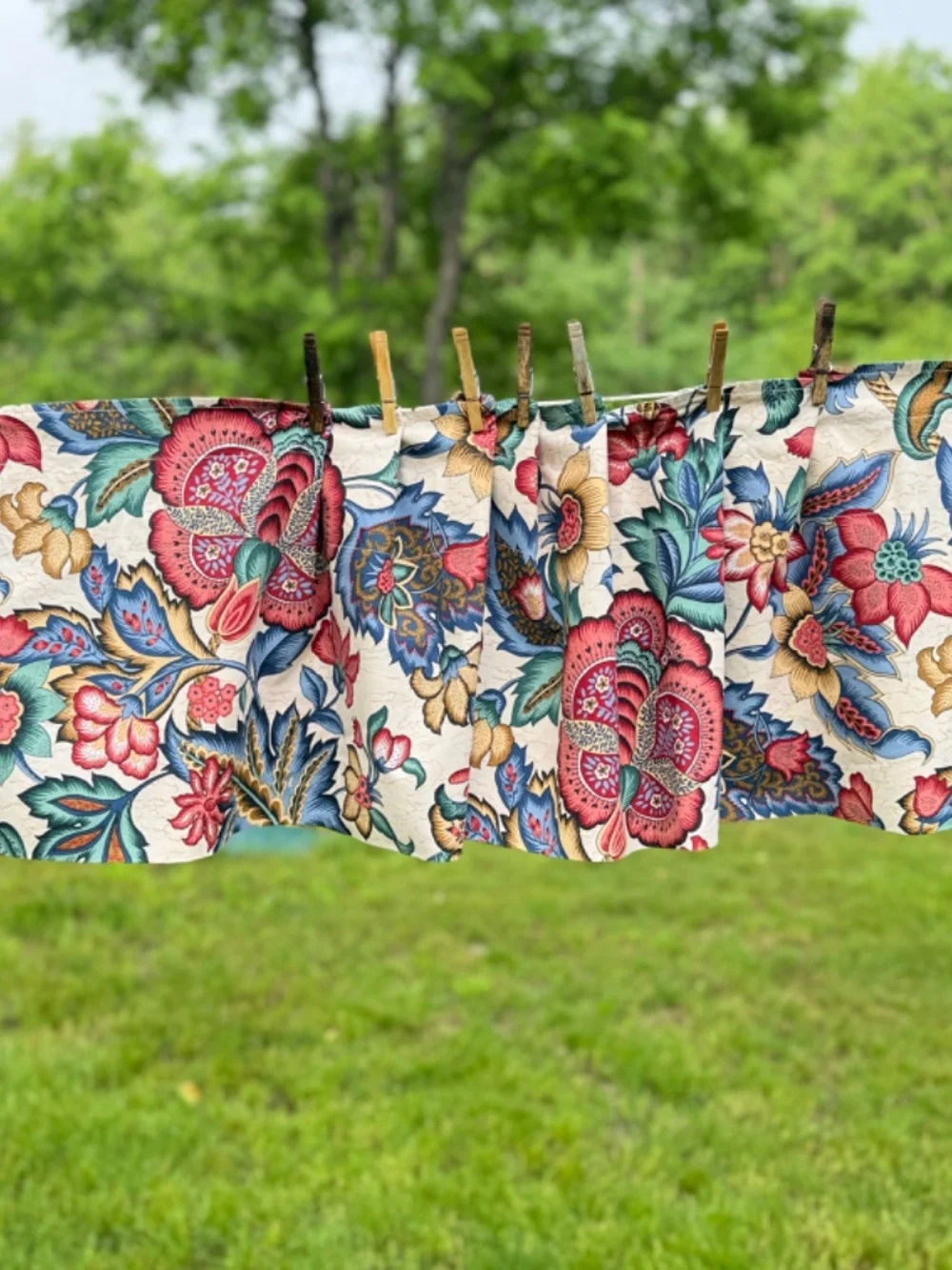 Vintage Waverly Valance Traditional Floral Red White and Blue Reversible Cotton